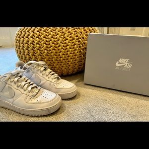 Nike Air Force 1, Men’s Size 9